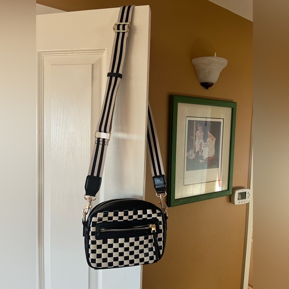 Universal Thread Black and White Checkered Crossbody Bag - Picture 6 of 11